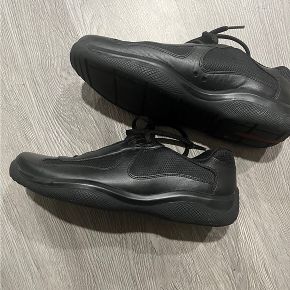 official high quality leather shoe from a prominent brand known as Prada - Picture 3 of 3